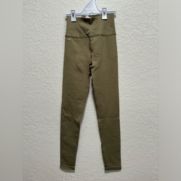 NWT Lune Active legging- Size XS- Color: green - Picture 2 of 3